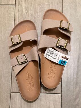 ‼️Skechers Double-Buckle‼️NEW Sandals in Tan with Gold Buckles